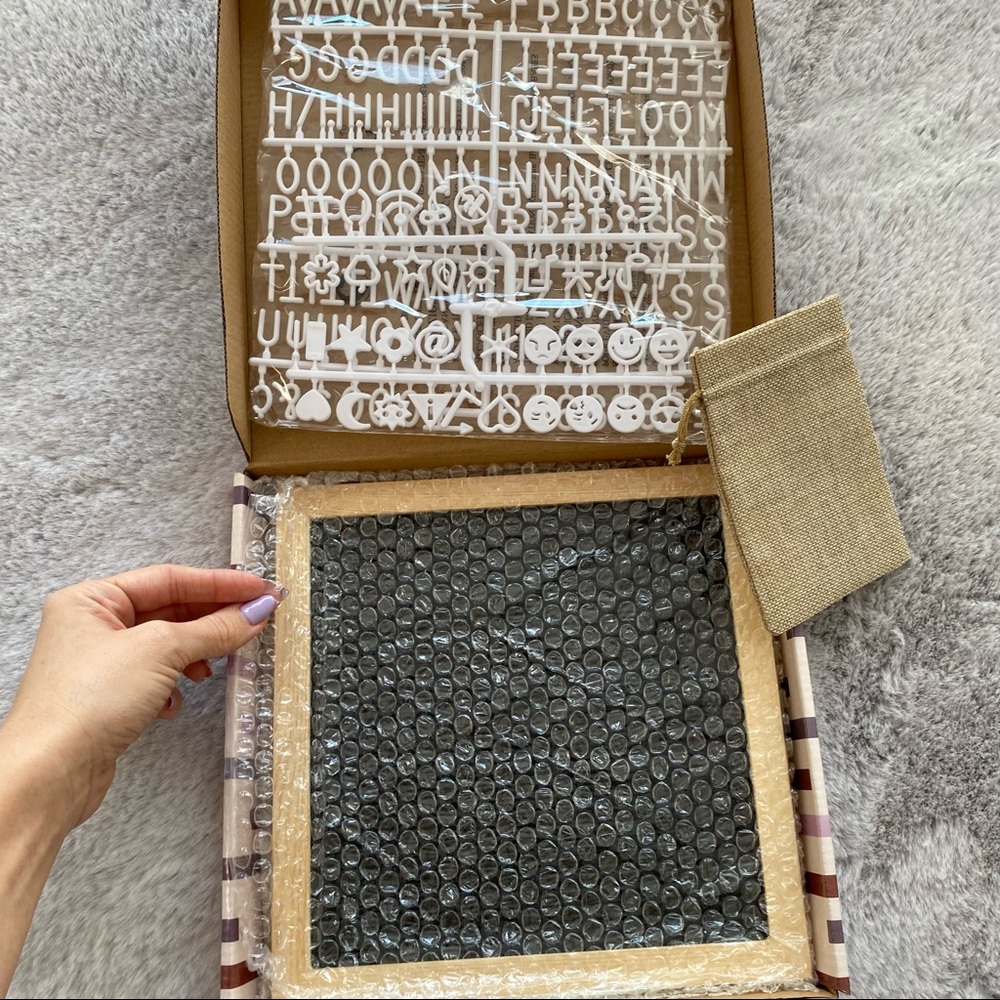 📦 New | XO, Sienna | Felt Message Board